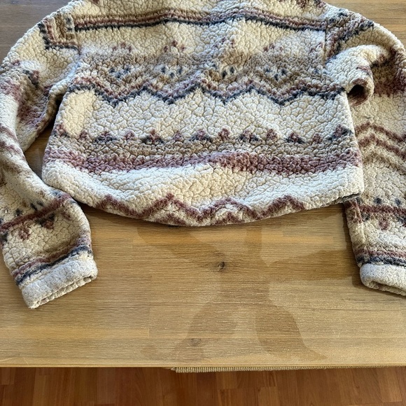 Wild fable Vintage faux fur fleece pullover. Fall perfect. Small - Picture 6 of 8
